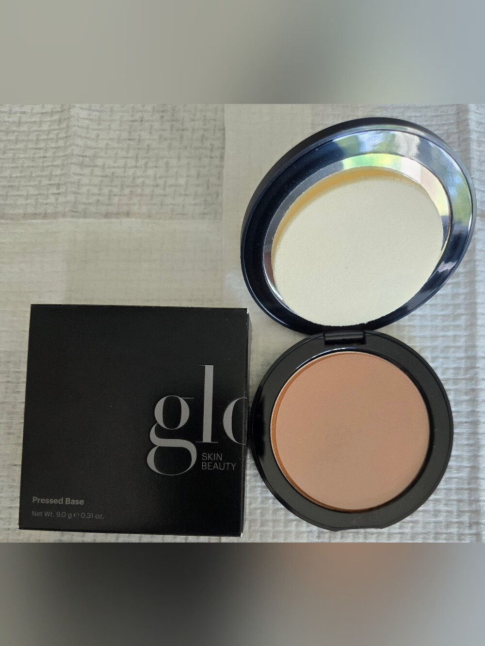 Glo Skin Beauty Pressed Powder - Beige Light